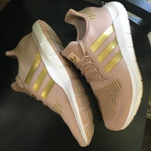 adidas swift run ash pearl gold